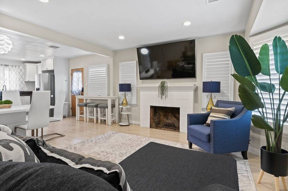 Photo of Livingroom in Lynwood