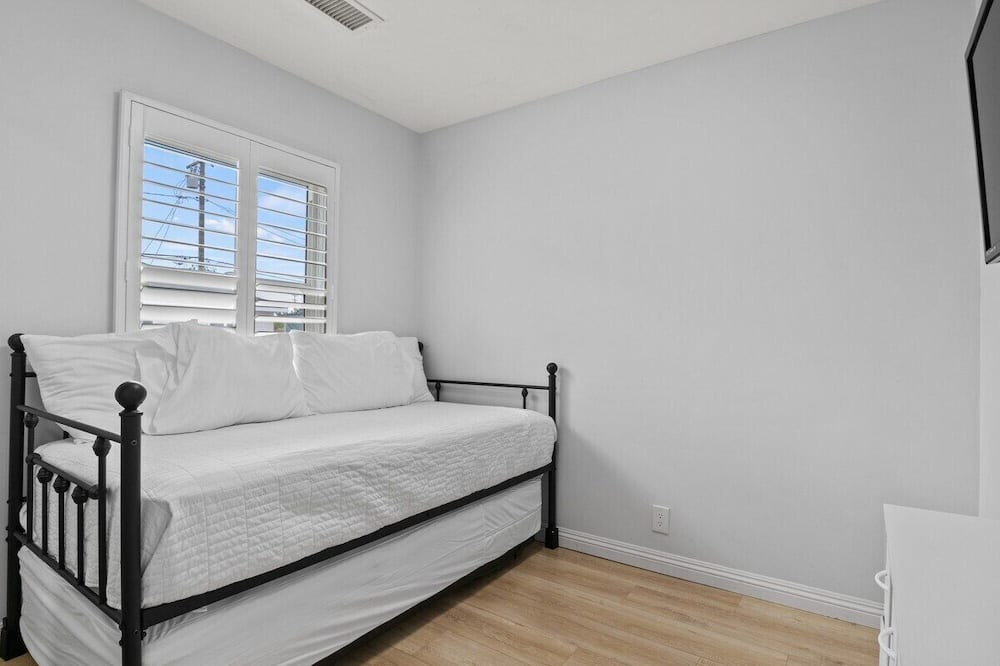 Photo of Bedroom in Lynwood