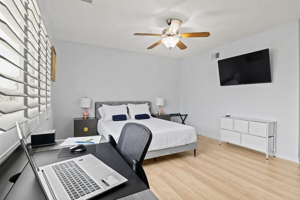 Photo of Bedroom in Lynwood