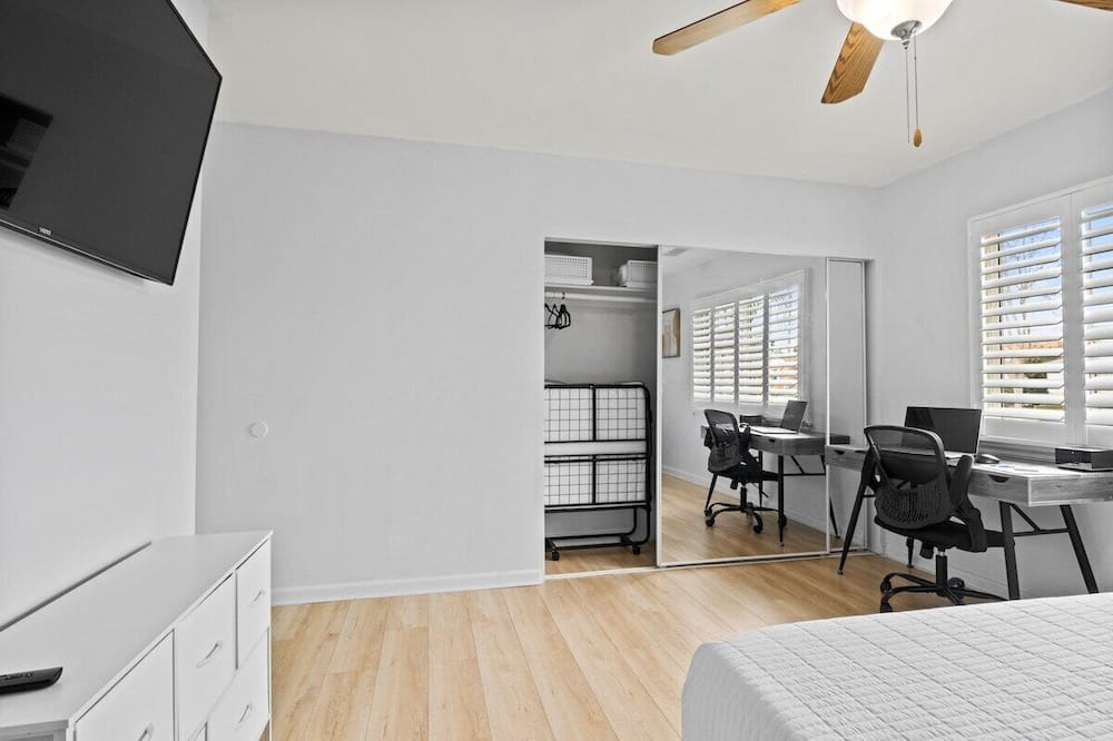 Photo of Bedroom in Lynwood
