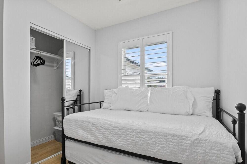 Photo of Bedroom in Lynwood