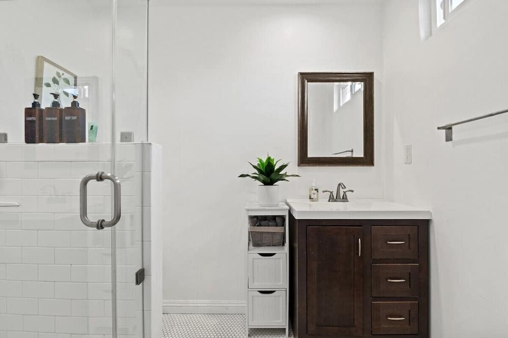 Photo of Bathroom in Lynwood