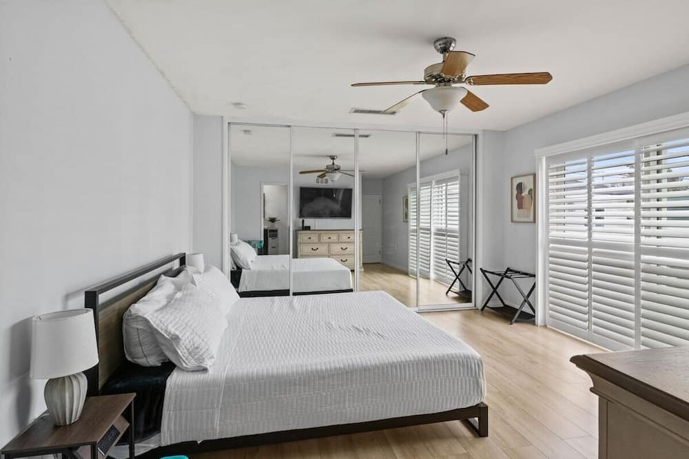 Photo of Bedroom in Lynwood