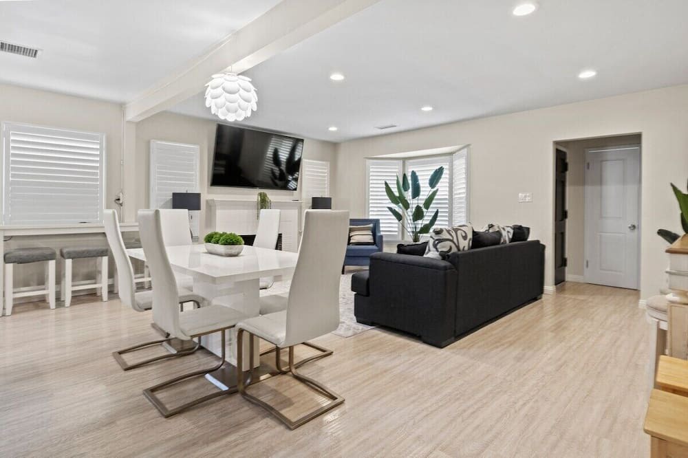 Photo of Livingroom in Lynwood