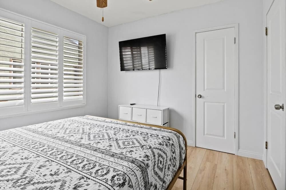 Photo of Bedroom in Lynwood