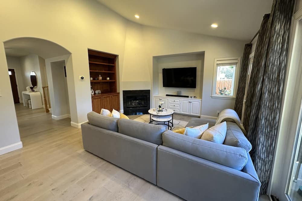 Photo of Livingroom in Torrance