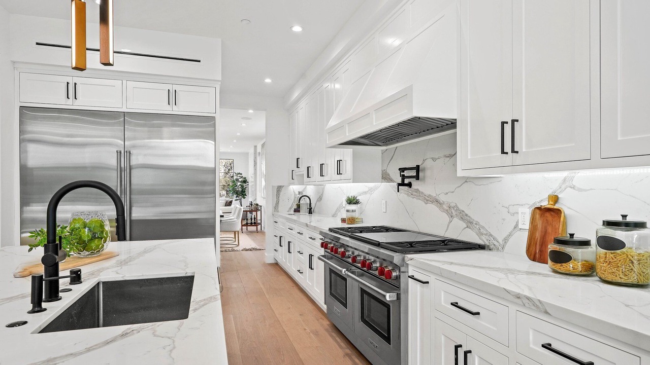 Photo of Kitchen in Greater Wilshire - Hancock Park