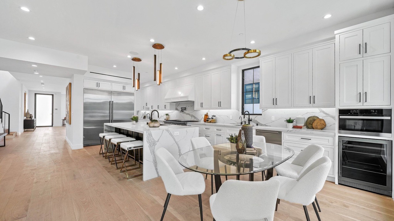 Photo of Kitchen in Greater Wilshire - Hancock Park
