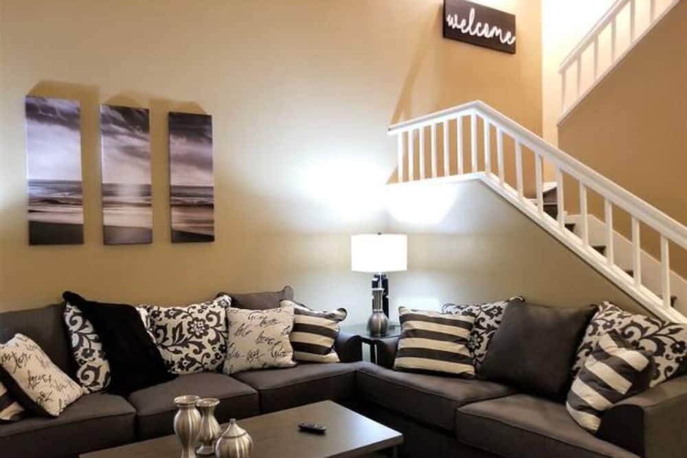 Photo of Livingroom in Tustin