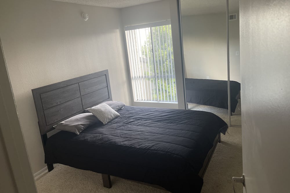 Photo of Bedroom in Warner Center