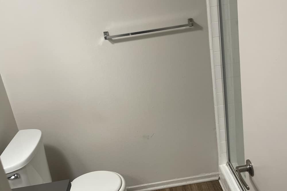 Photo of Bathroom in Warner Center