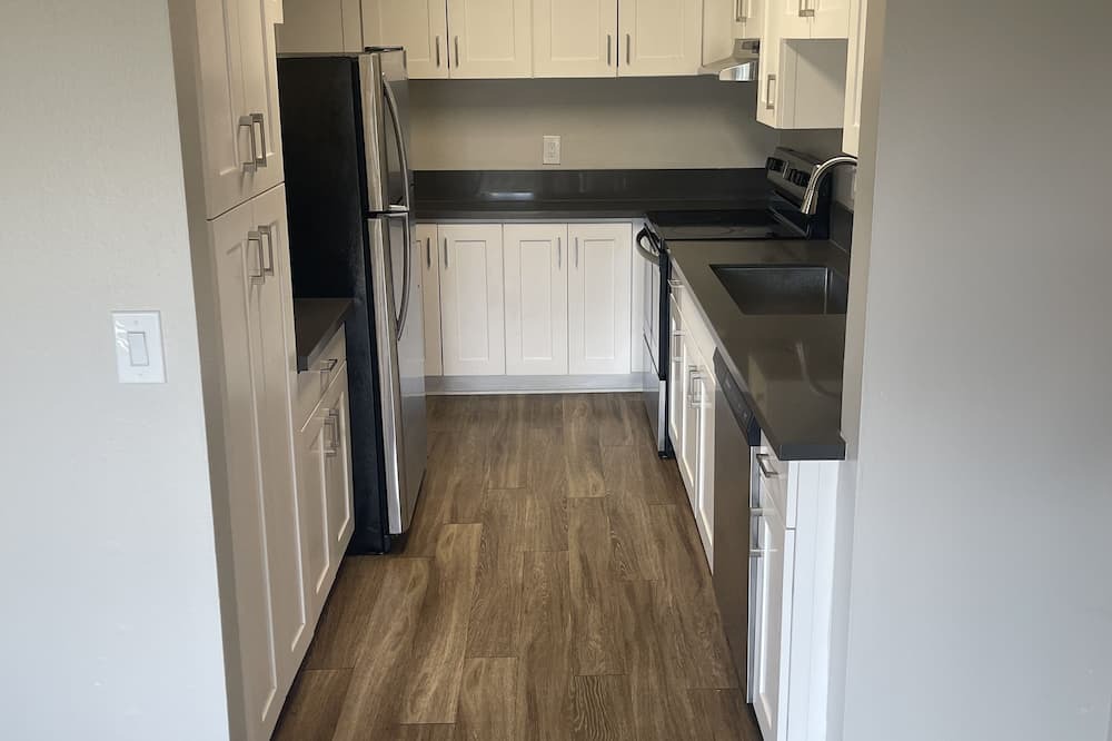 Photo of Kitchen in Warner Center