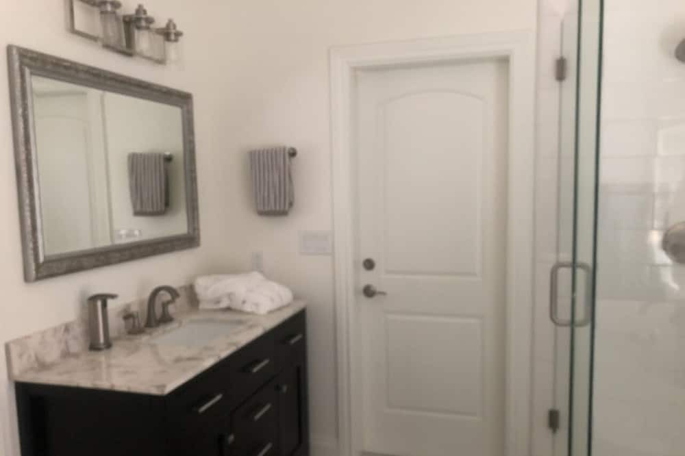 Photo of Bathroom in Kingsburg