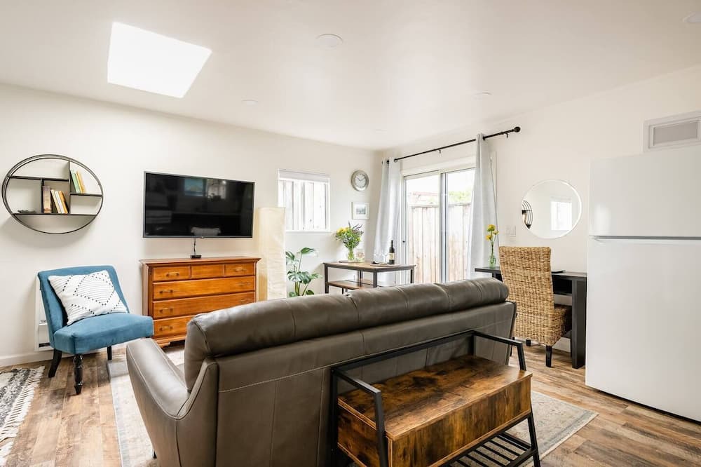 Photo of Livingroom in Opal Cliffs