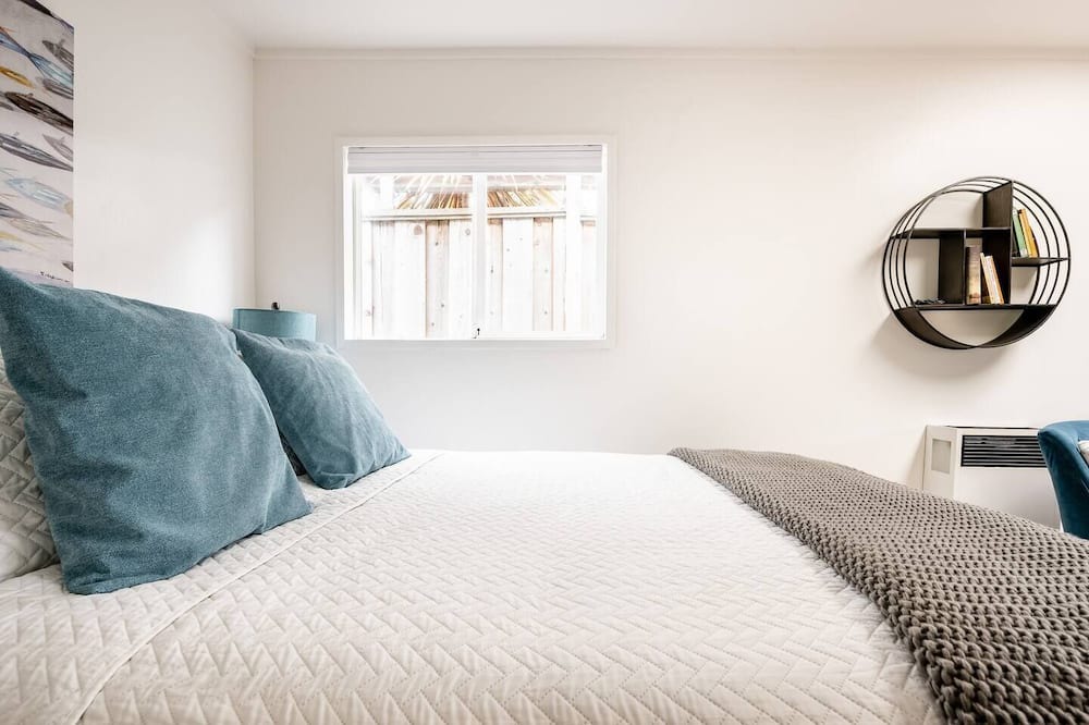 Photo of Bedroom in Opal Cliffs