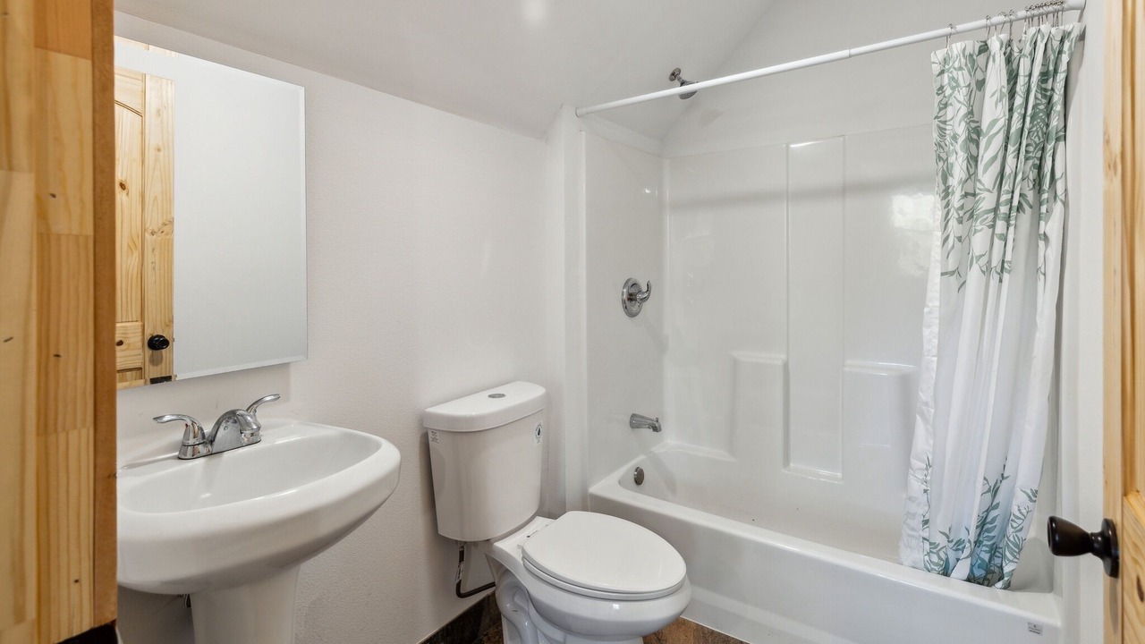 Photo of Bathroom in Pine Mountain Club