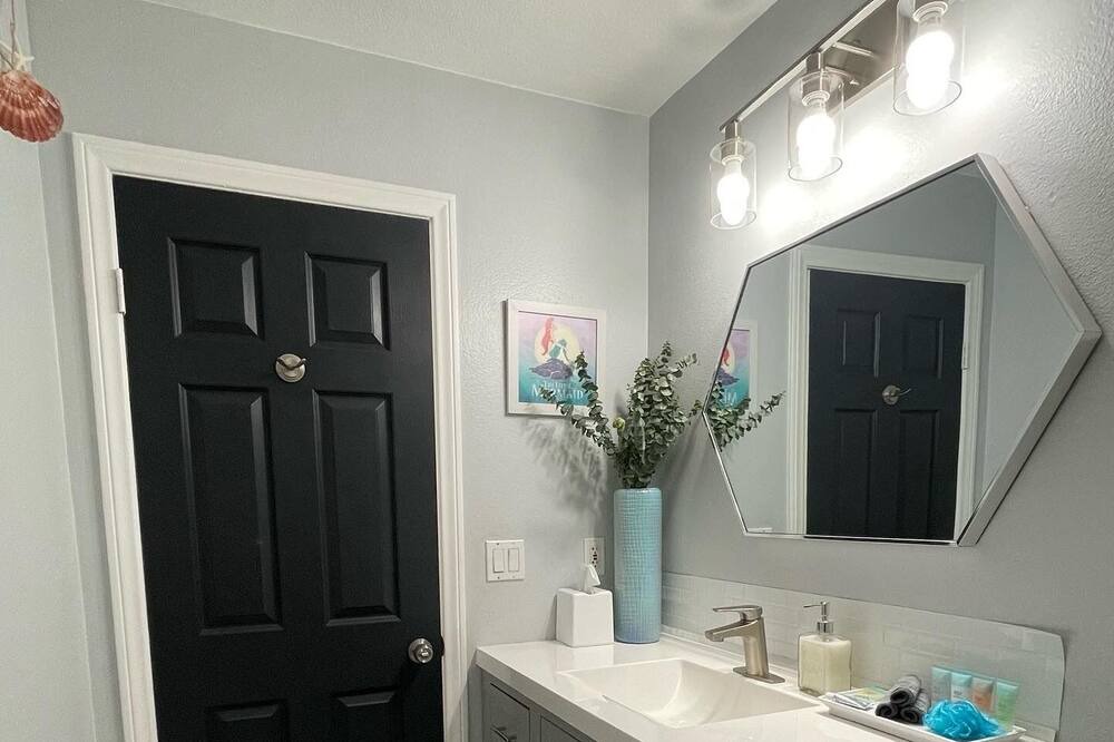 Photo of Bathroom in Fountain Valley