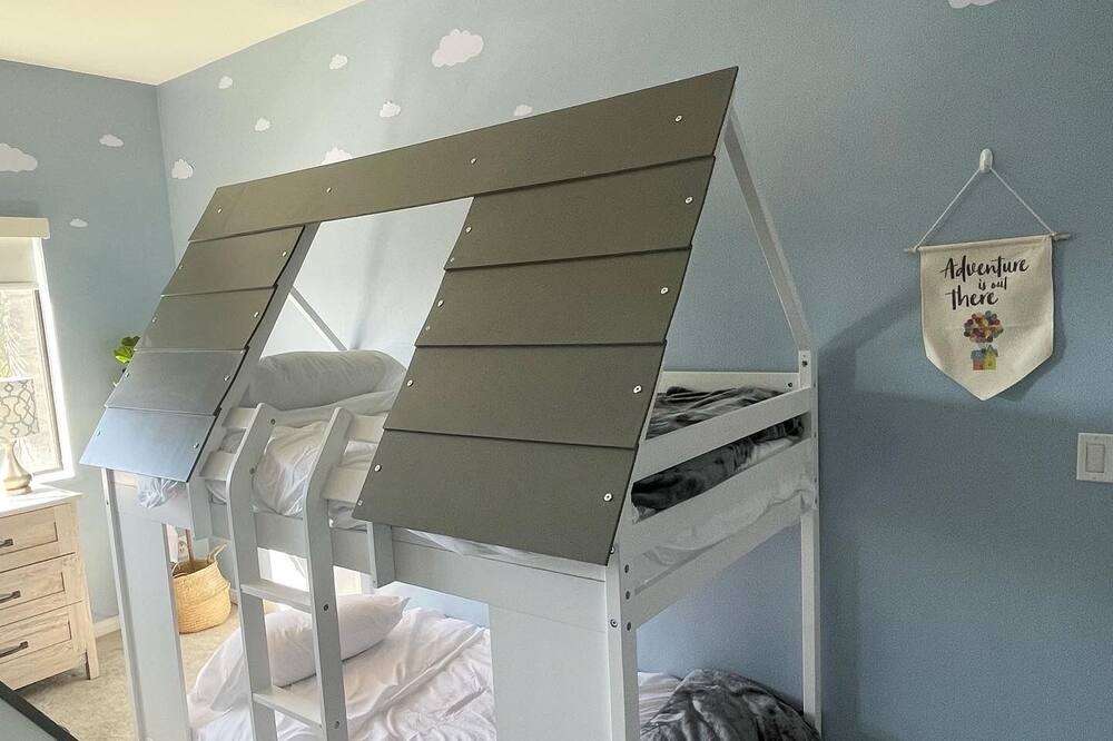 Photo of Bedroom in Fountain Valley