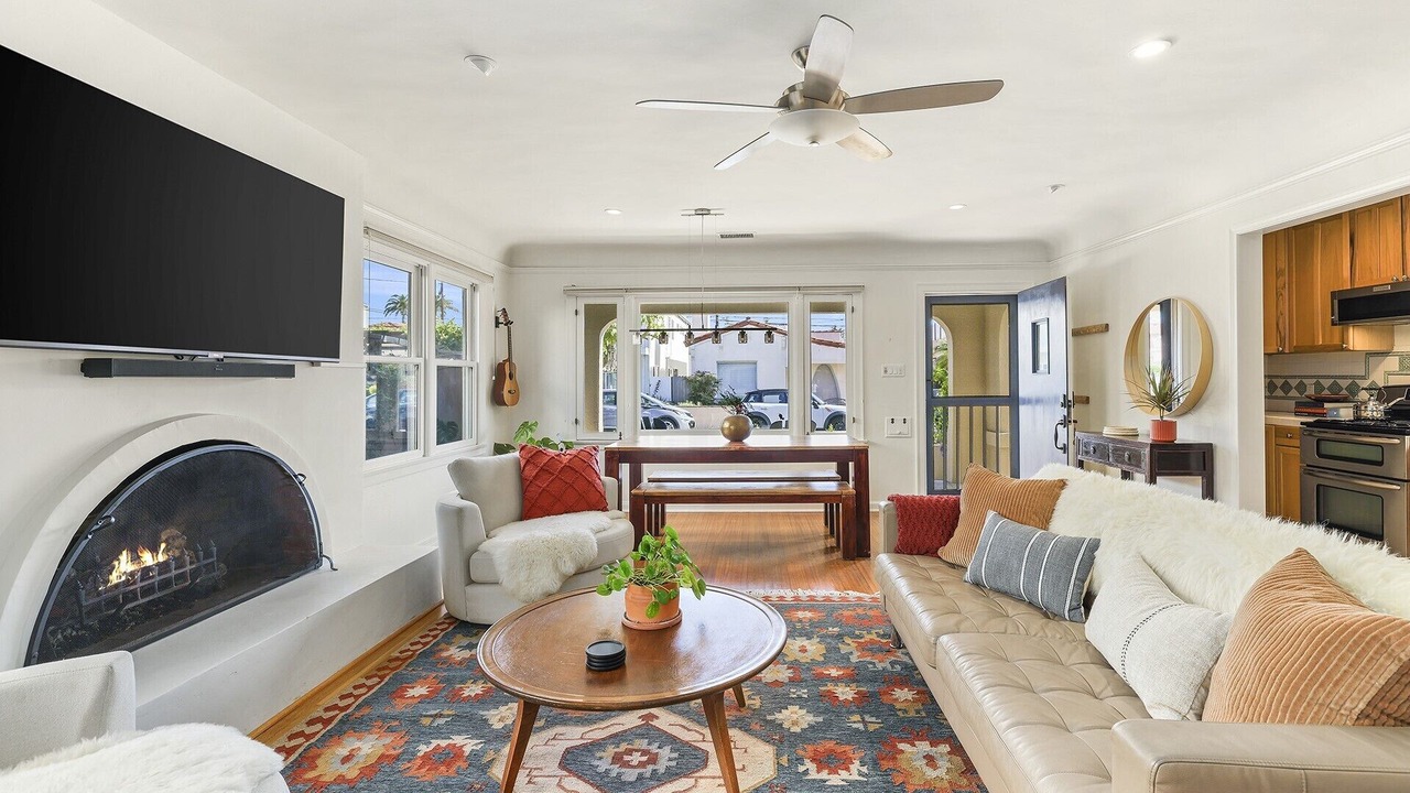 Photo of Livingroom in Belmont Shore
