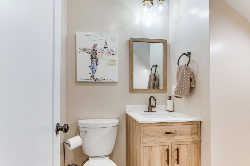 Photo of Bathroom in Los Angeles