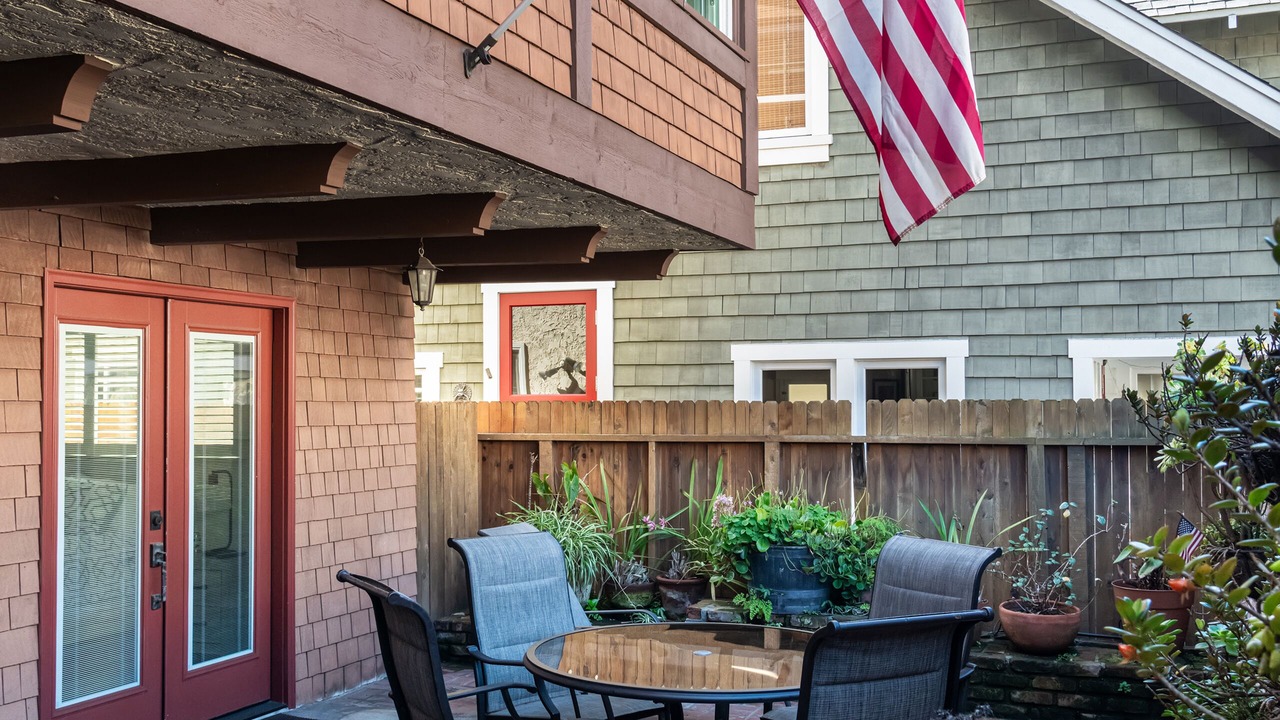 Photo of Patio Balcony in The Strand