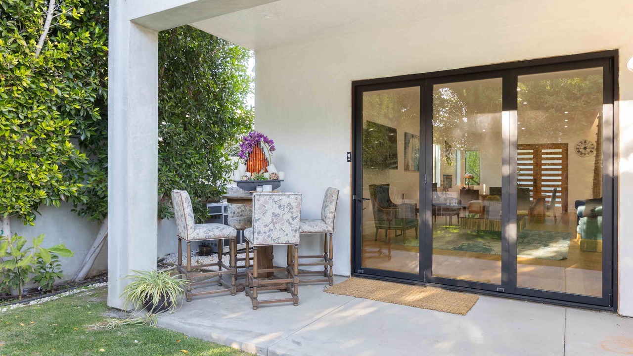 Photo of Outdoor in Sawtelle