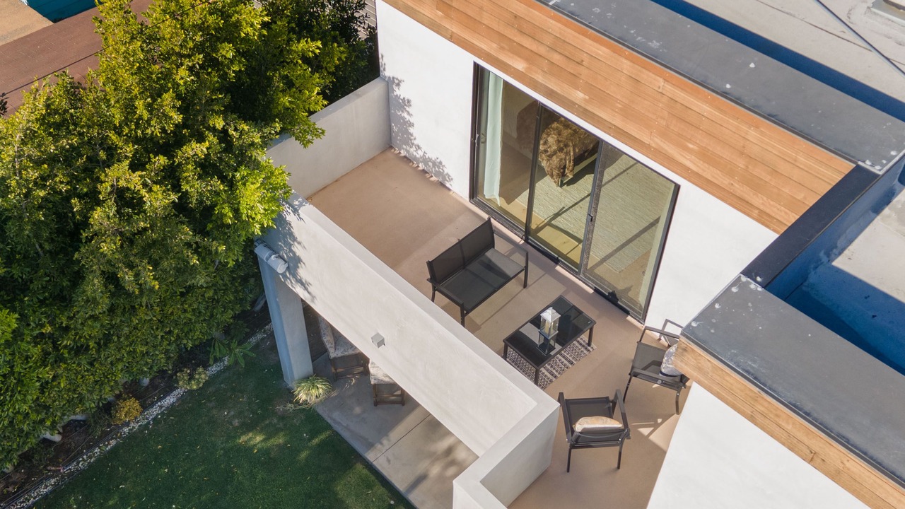 Photo of Outdoor in Sawtelle