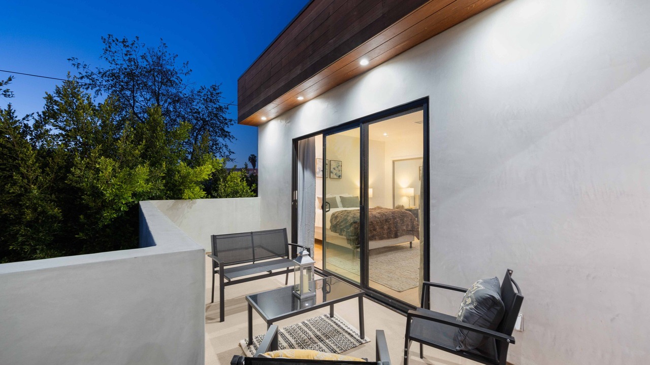Photo of Outdoor in Sawtelle