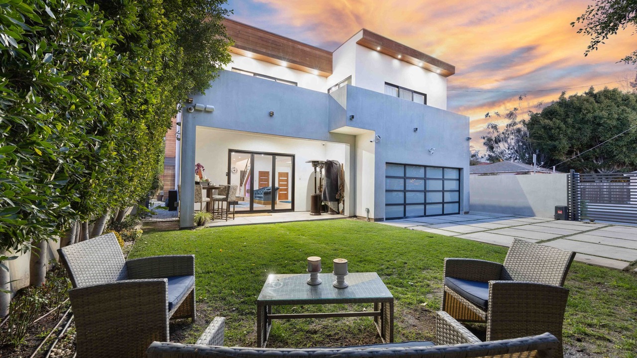 Photo of Outdoor in Sawtelle