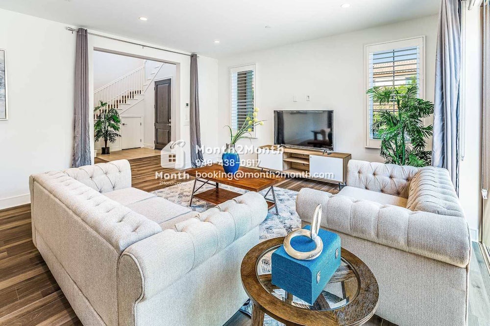 Photo of Livingroom in Orchard Hills