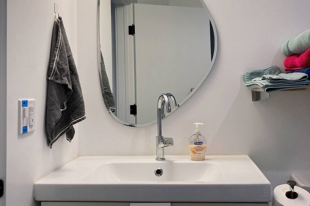 Photo of Bathroom in West Los Angeles