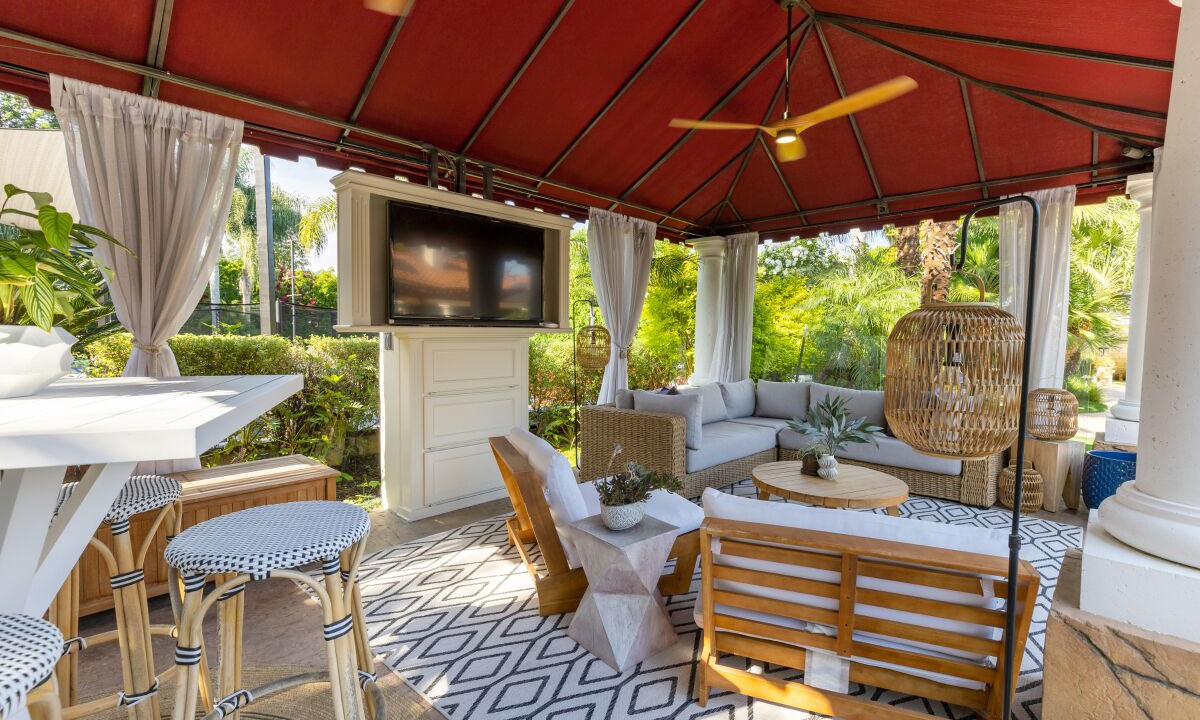 Photo of Outdoor in Woodland Hills