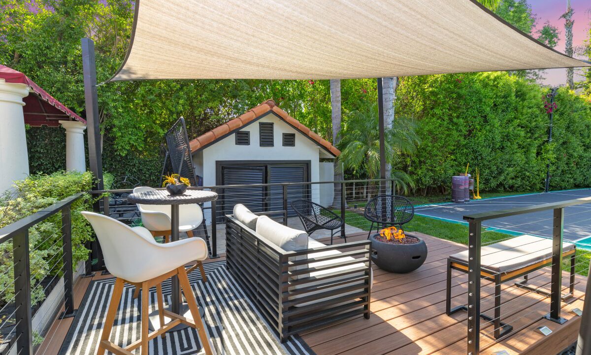 Photo of Outdoor in Woodland Hills