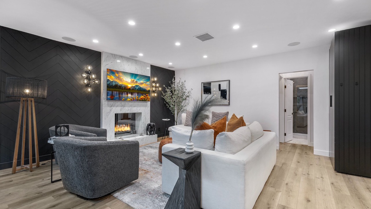 Photo of Outdoor in Woodland Hills