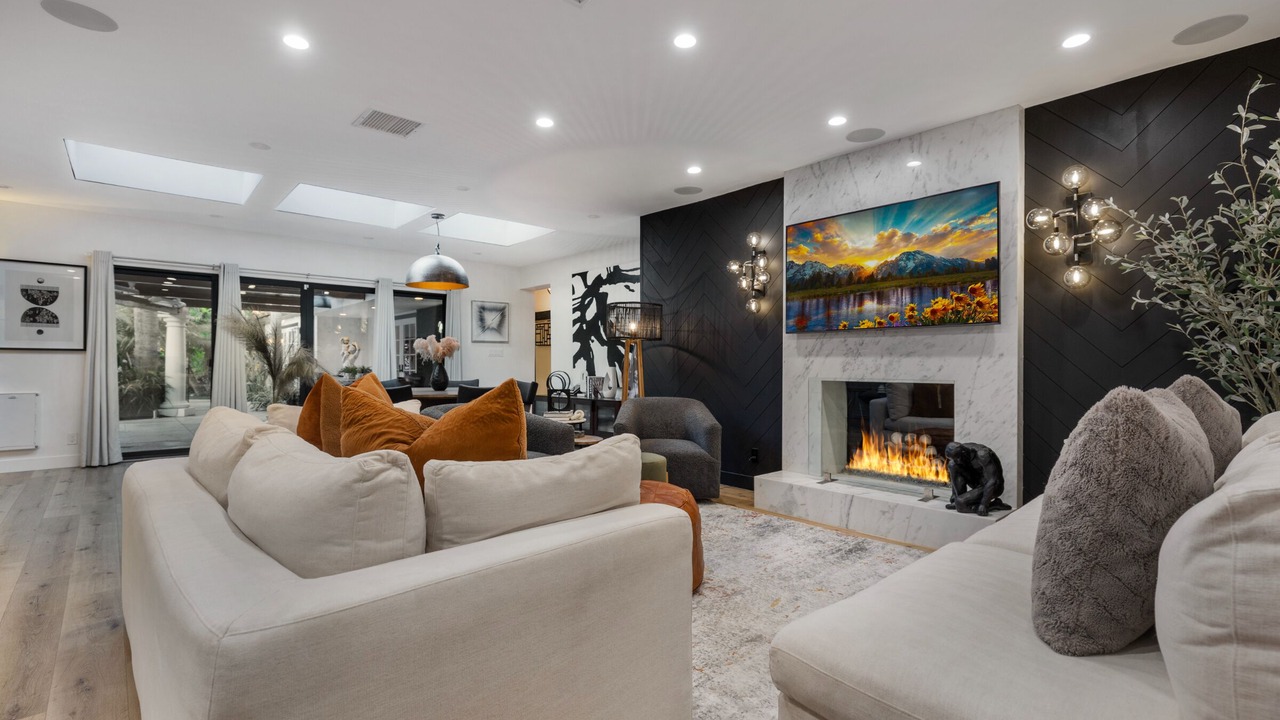 Photo of Outdoor in Woodland Hills