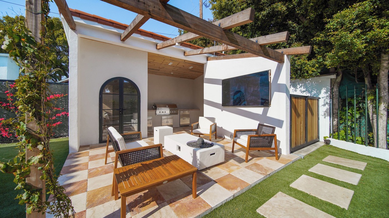 Photo of Outdoor in La Brea