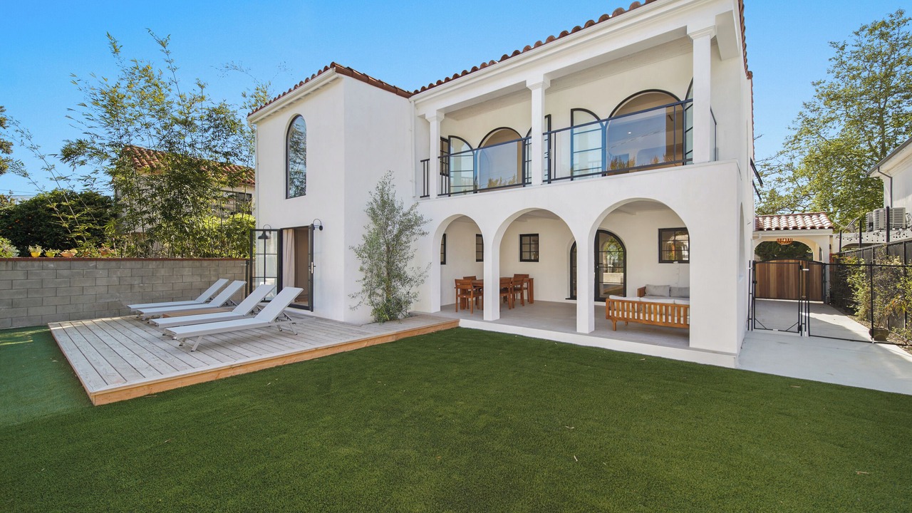 Photo of Outdoor in La Brea