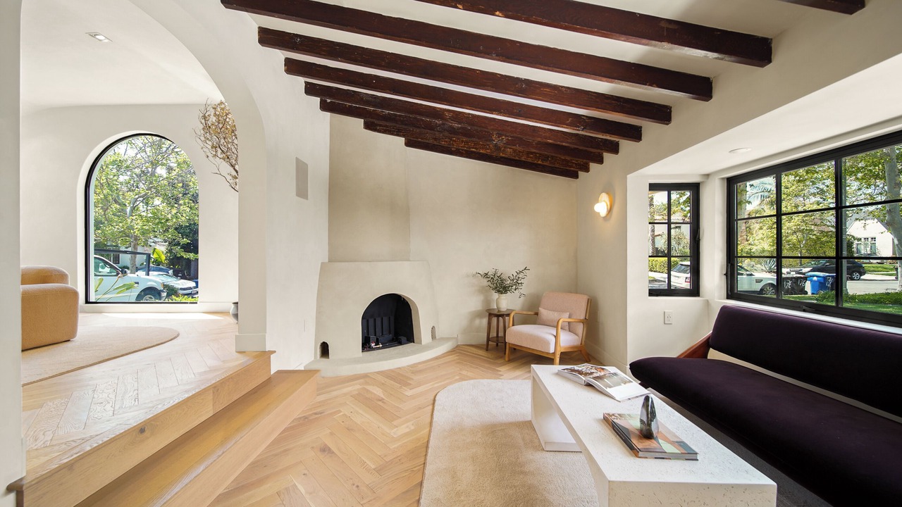 Photo of Livingroom in La Brea