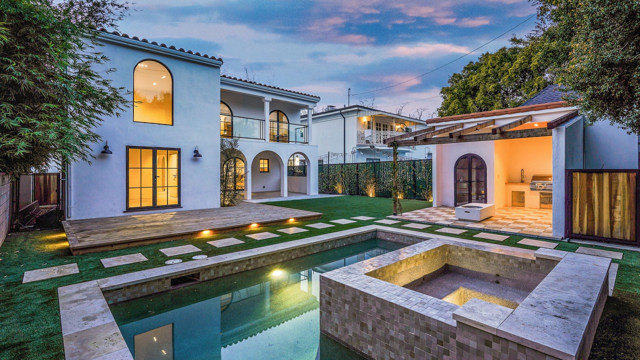 Photo of Outdoor in La Brea