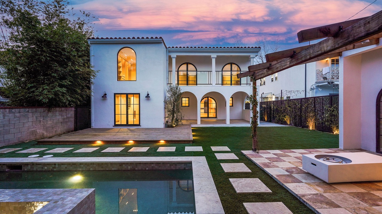 Photo of Outdoor in La Brea