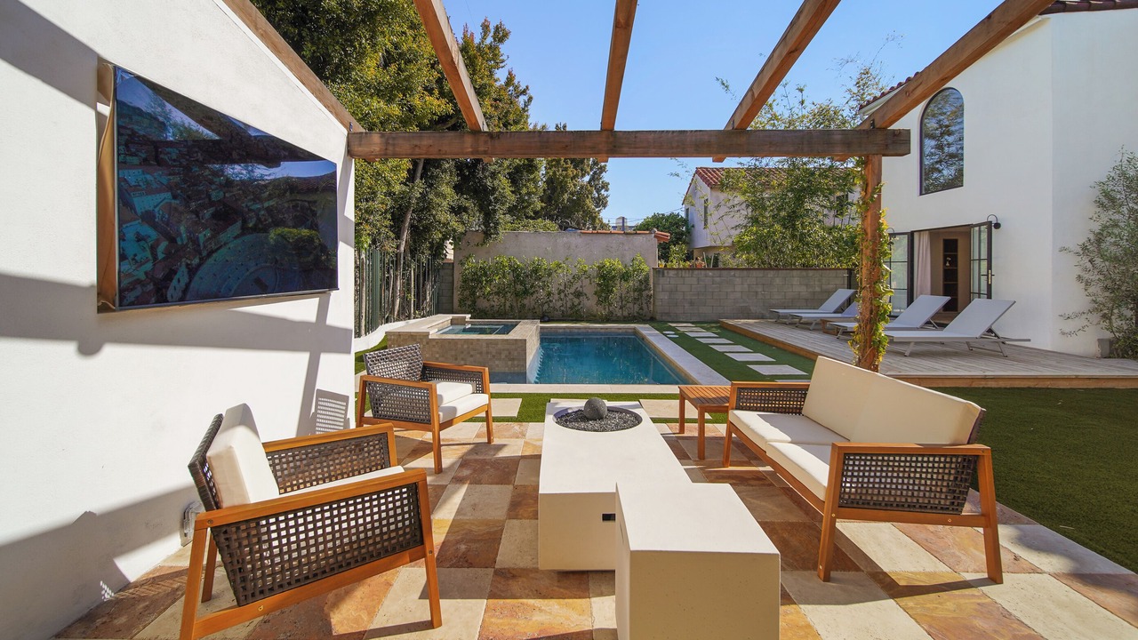 Photo of Outdoor in La Brea