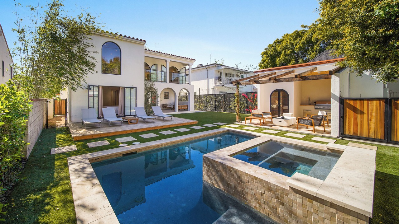 Photo of Outdoor in La Brea
