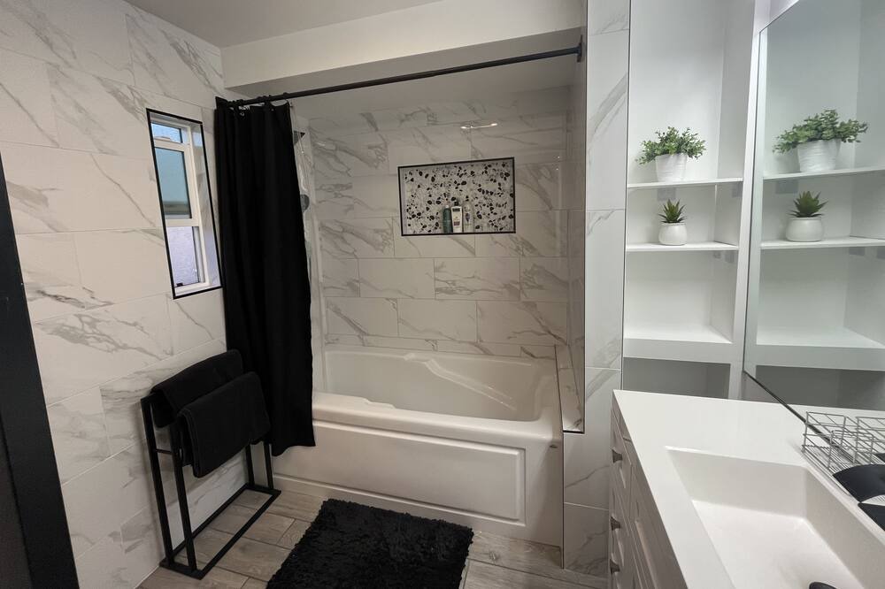 Photo of Bathroom in Montebello