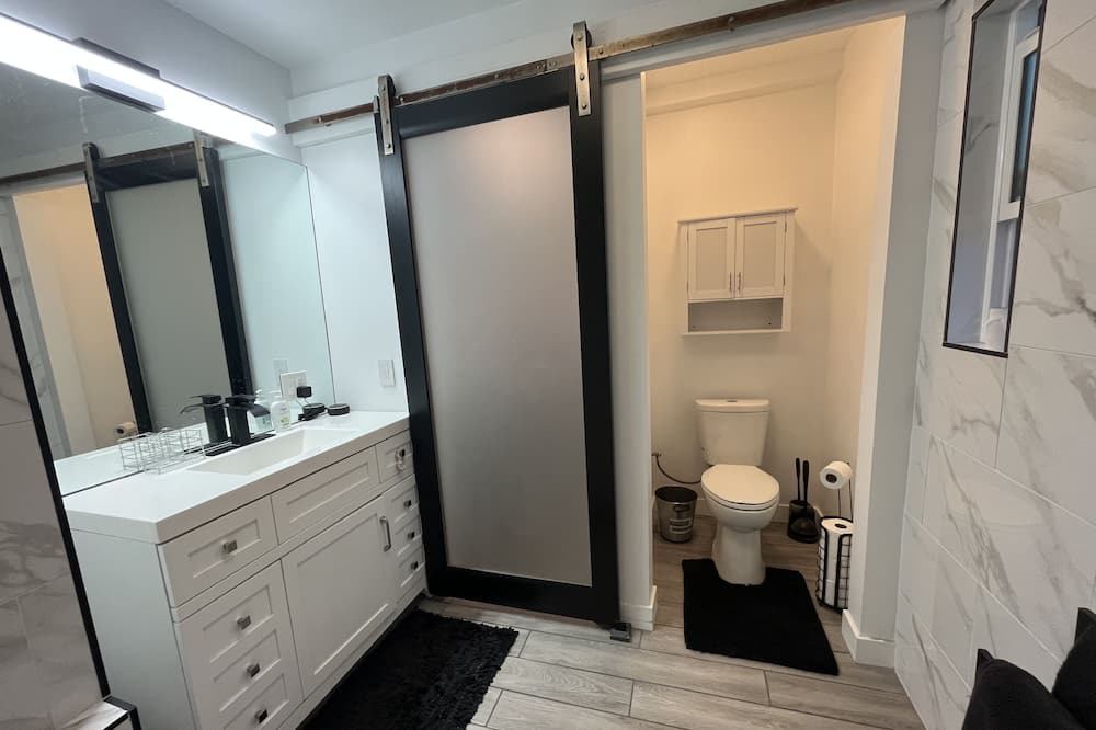 Photo of Bathroom in Montebello