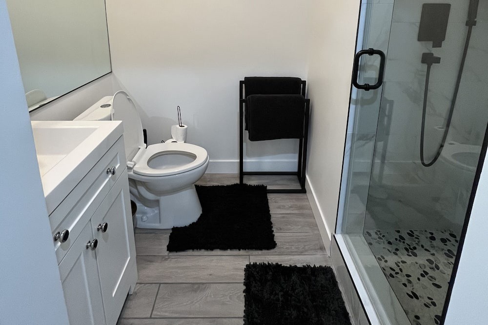 Photo of Bathroom in Montebello