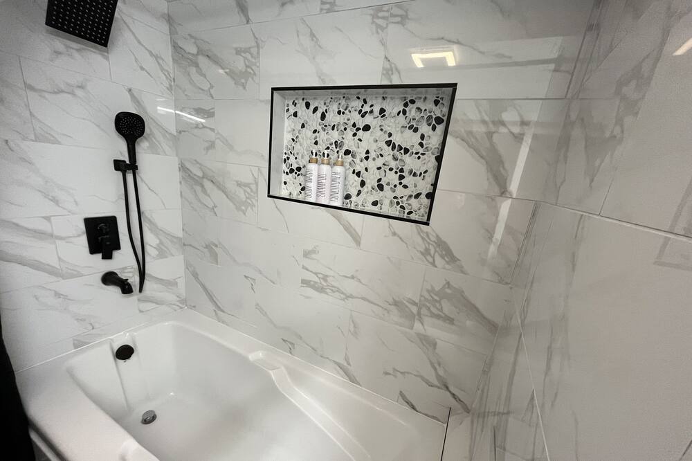 Photo of Bathroom in Montebello
