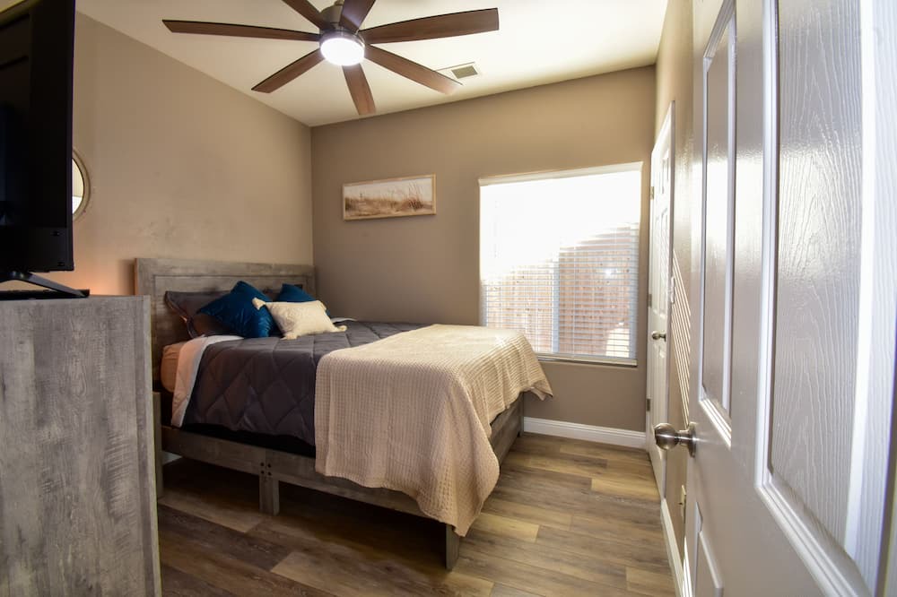Photo of Bedroom in Porterville