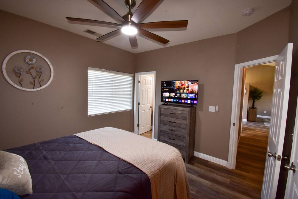 Photo of Bedroom in Porterville