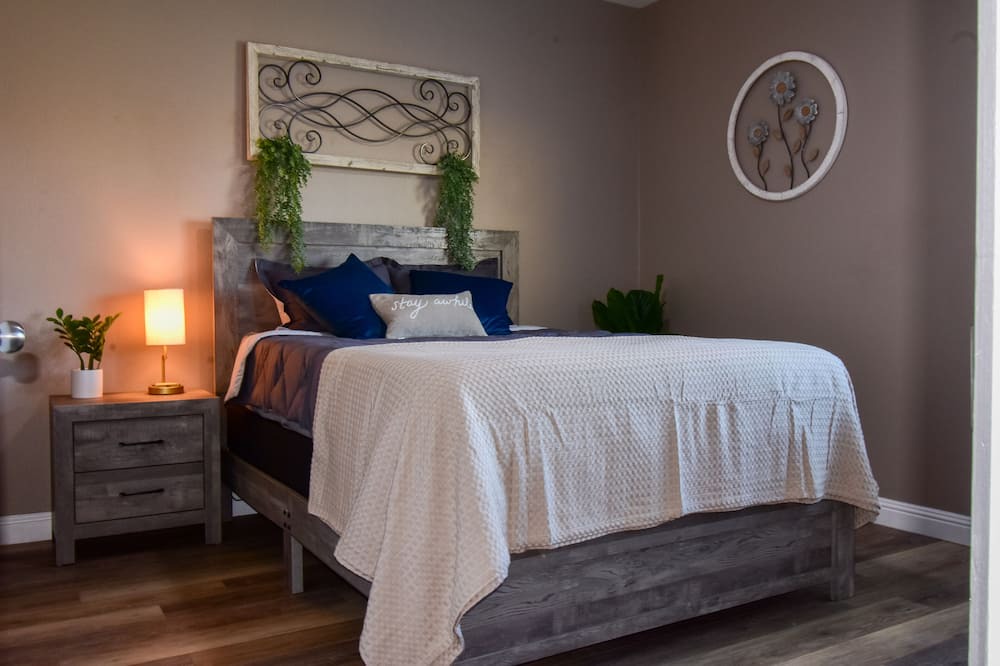 Photo of Bedroom in Porterville