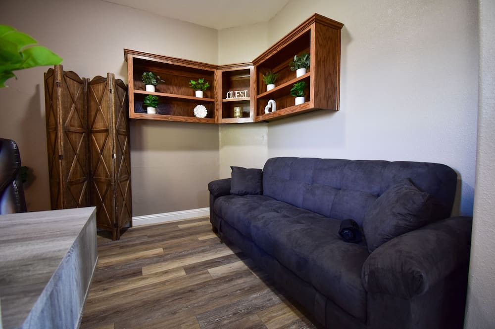 Photo of Livingroom in Porterville